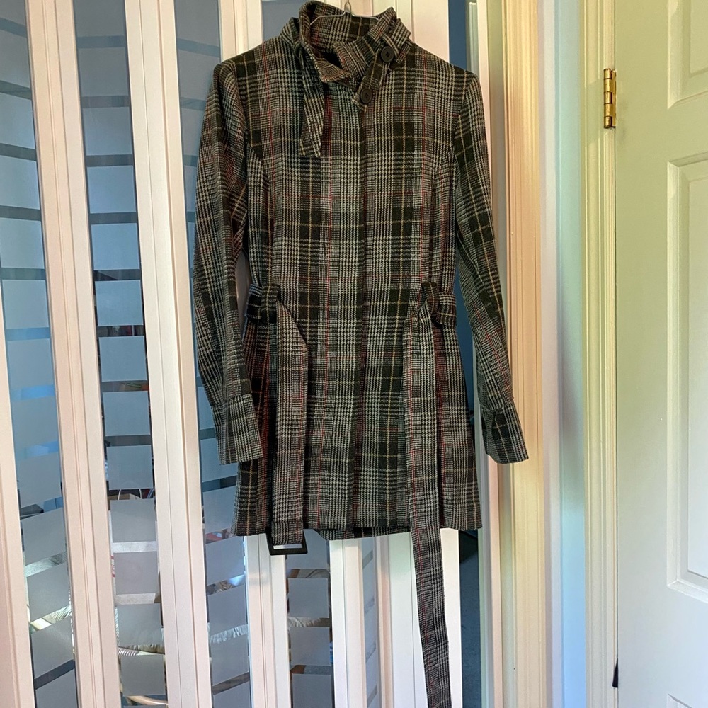 Forever 21 black plaid coat. Size M. Gently used, in excellent condition!